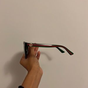 gucci sunglasses womens barely worn with case and cleaner.